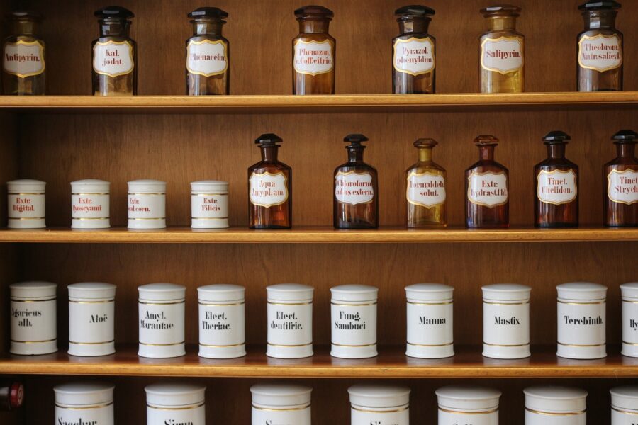 pharmacy-1693004_1280